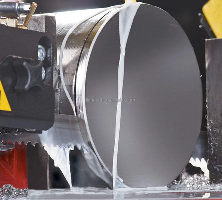 Máquina de serragem de banda de corte automática de metal de motor potente com velocidade de corte ajustável